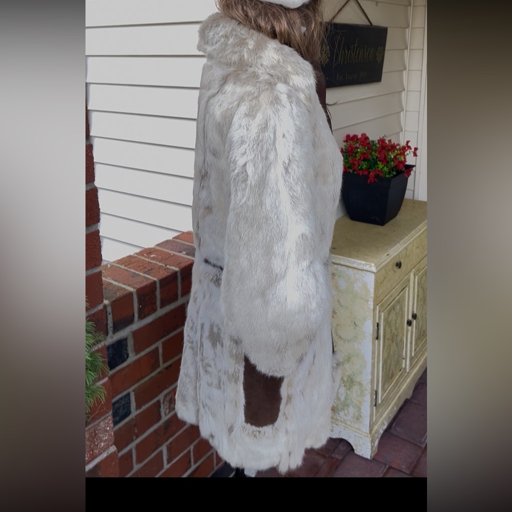 Brown suede and Cream Fur Coat - Picture 2 of 10